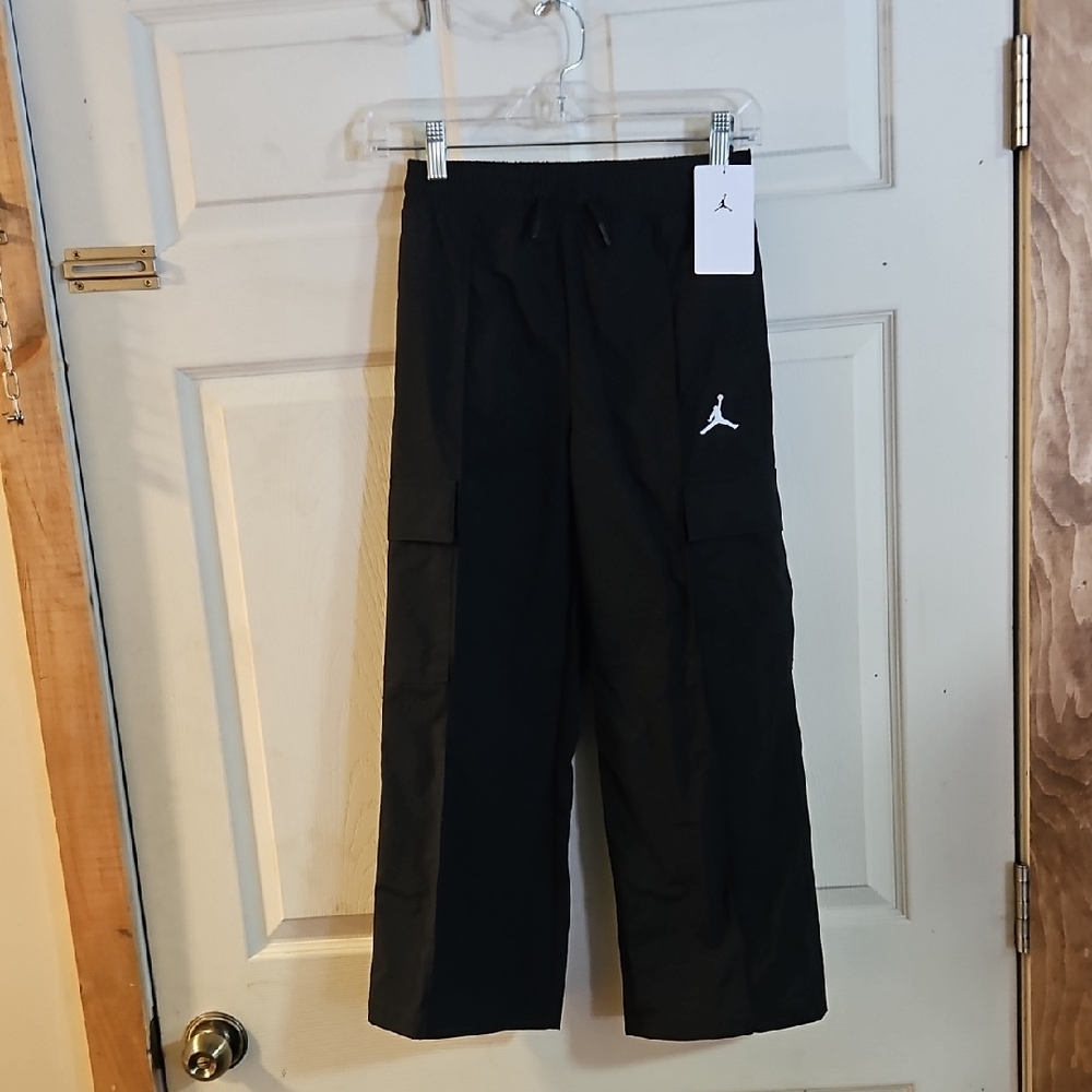 Jordan Girls’ Woven Double Cargo Pants: BLACK: NEW WITH TAGS: SIZE S